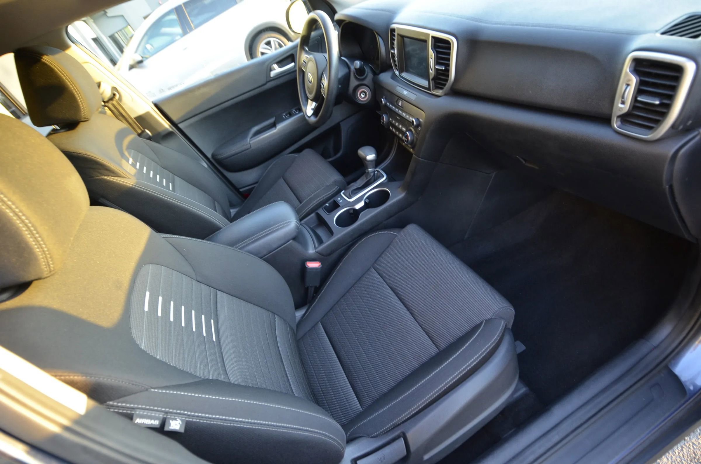 Used 2018 Kia Sportage LX w/ LX Technology Package image 25