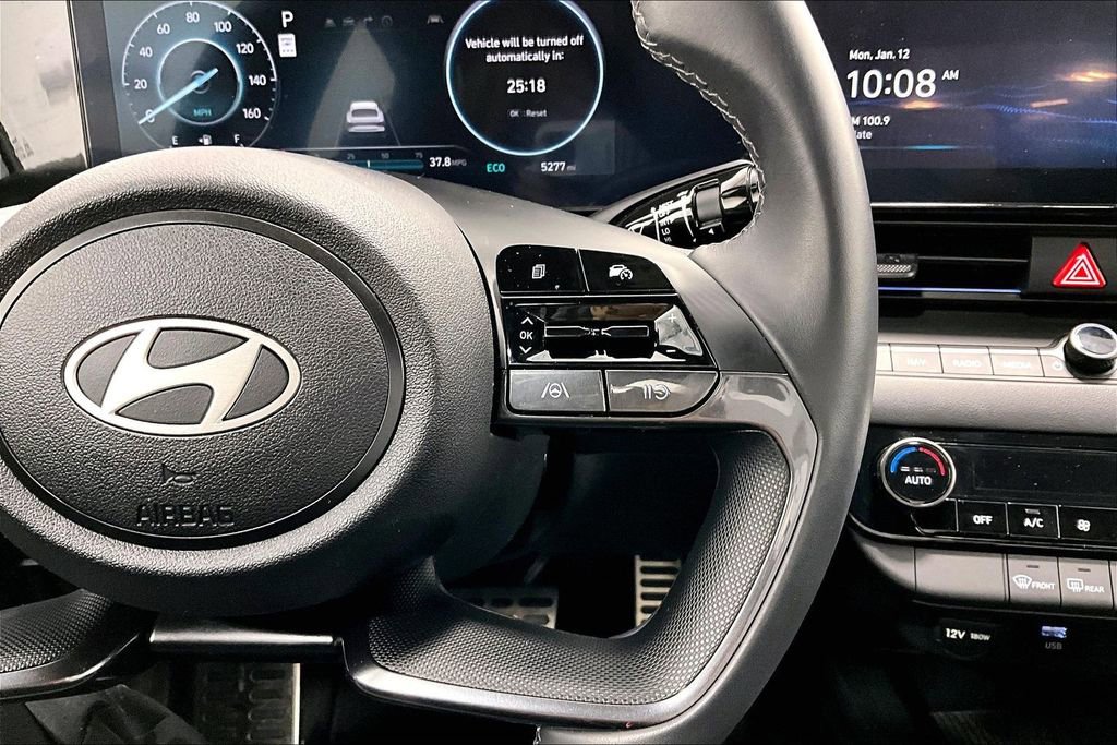 Certified 2025 Hyundai Elantra SEL image 24