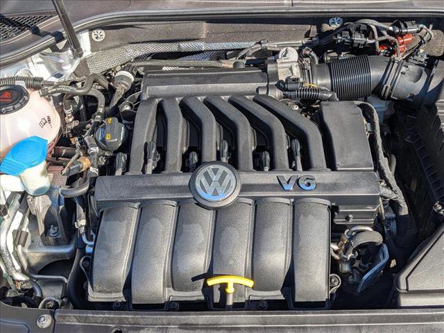 Used 2018 Volkswagen Passat GT image 21