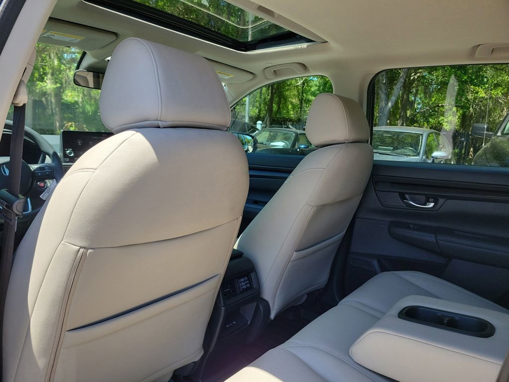 Used 2025 Honda CR-V EX image 9