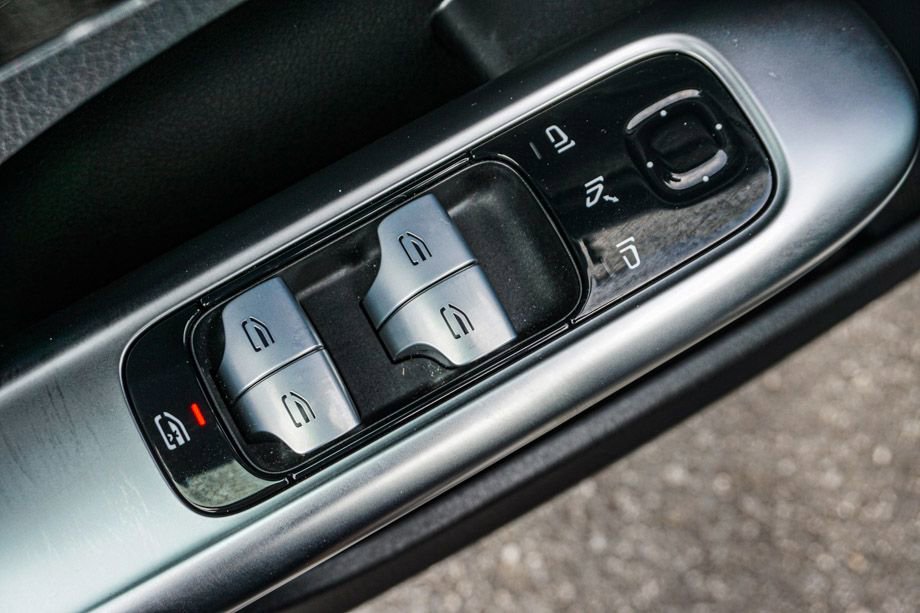 Used 2025 Mercedes-Benz C 300 Sedan image 44