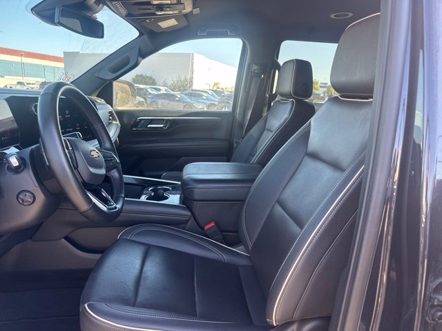 Used 2025 Chevrolet Tahoe Premier AWD/4WD image 9