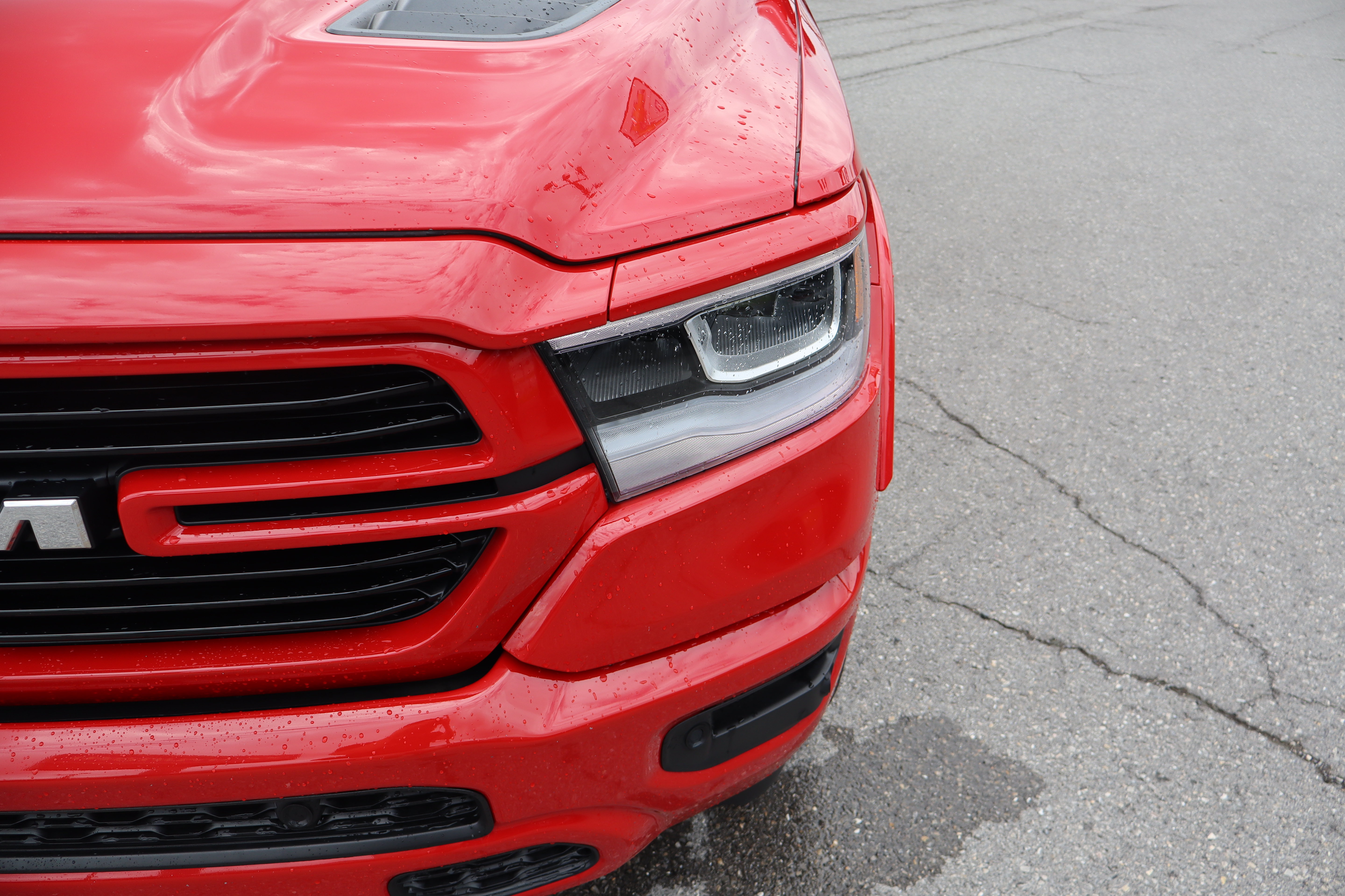 Used 2019 RAM 1500 Laramie AWD/4WD image 10