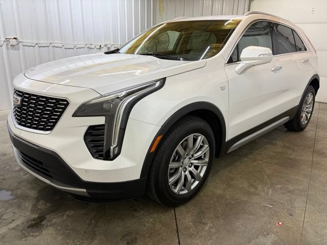 Used 2023 Cadillac XT4 Premium Luxury w/ Technology Package AWD/4WD image 3