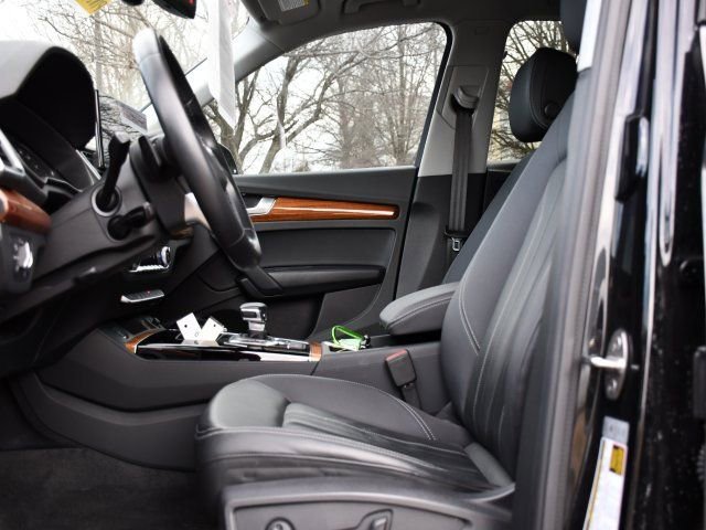 Used 2023 Audi Q5 2.0T Premium AWD/4WD image 13