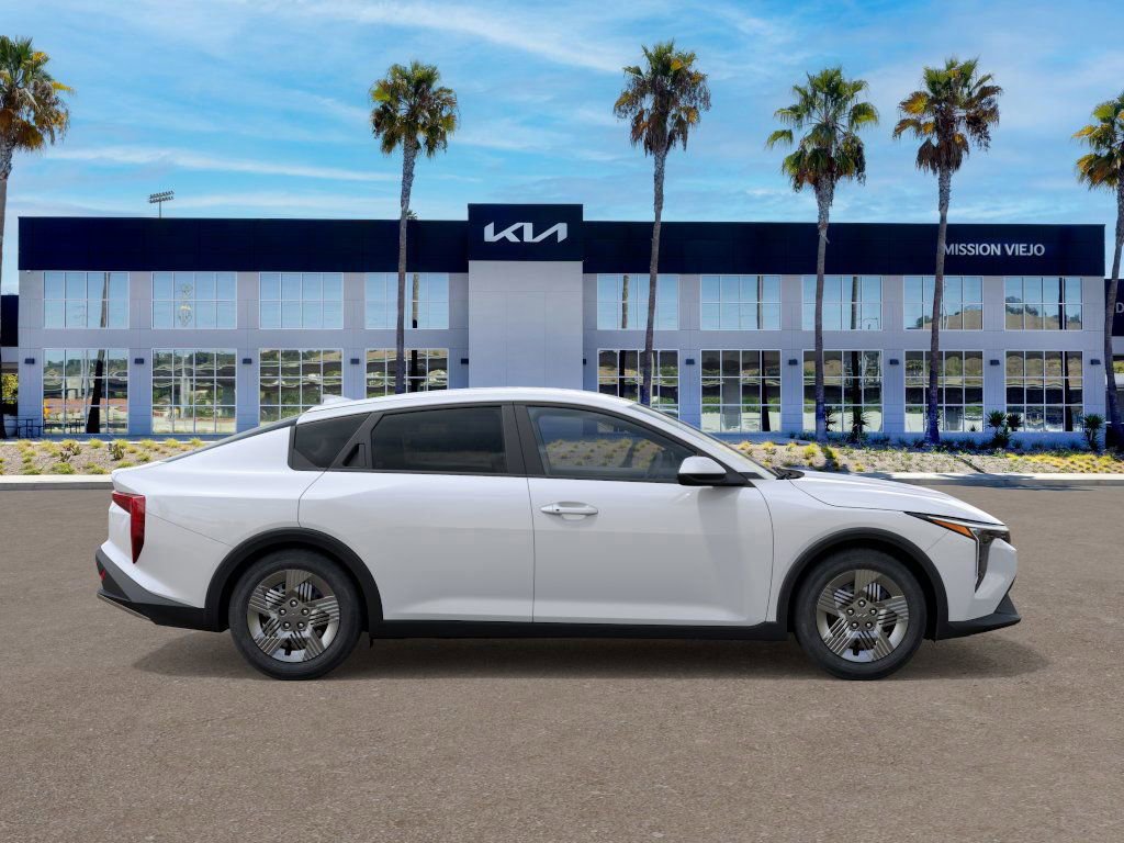 New 2026 Kia K4 LX image 7