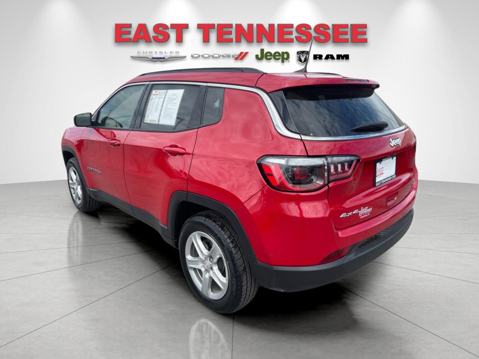 Used 2023 Jeep Compass Latitude image 5