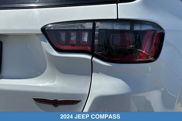 Used 2024 Jeep Compass Trailhawk AWD/4WD image 29