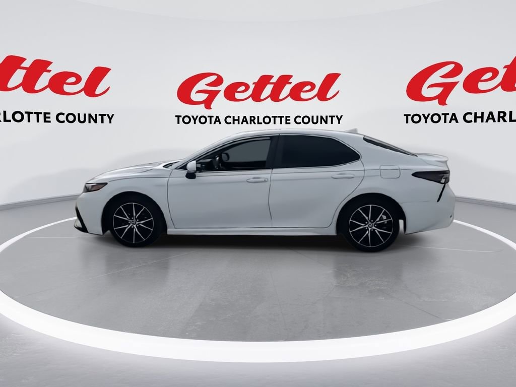 Used 2023 Toyota Camry SE image 5
