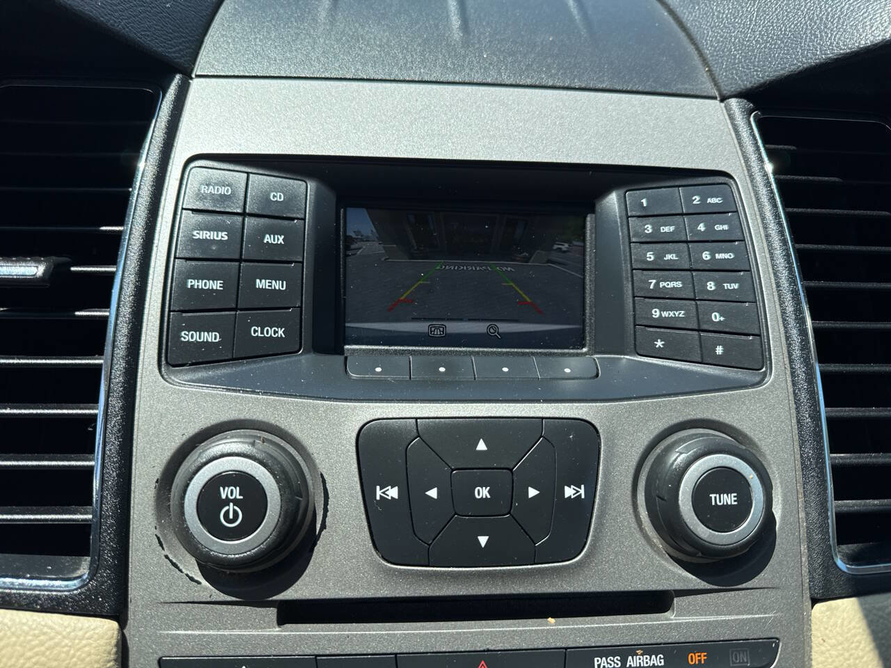 Used 2017 Ford Taurus SEL image 12