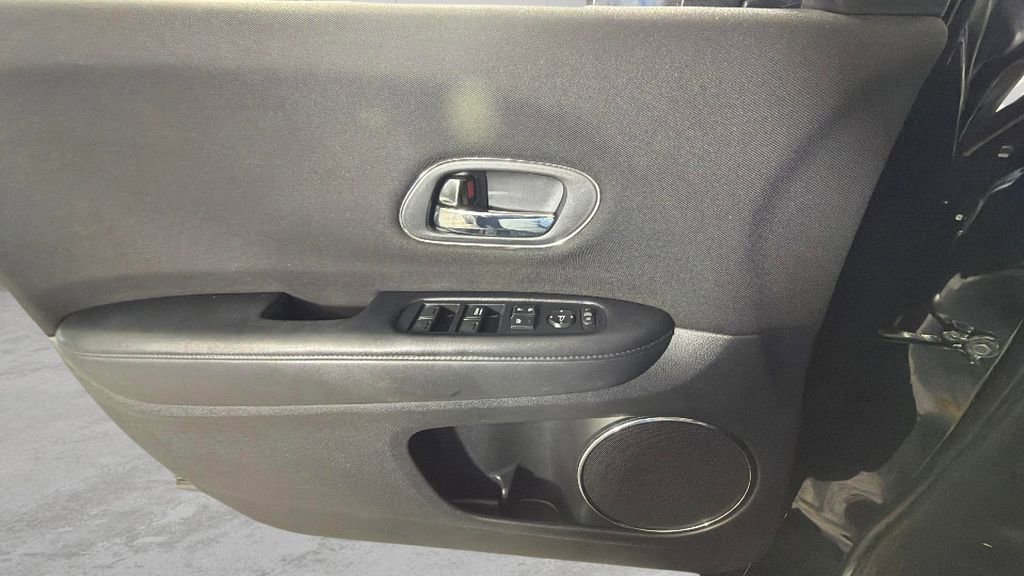 Used 2018 Honda HR-V EX image 24