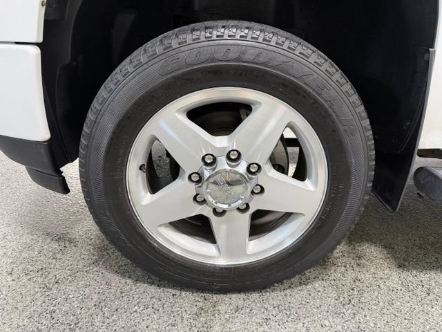 Used 2013 GMC Sierra 2500 Denali w/ Snow Plow Prep Package AWD/4WD image 26