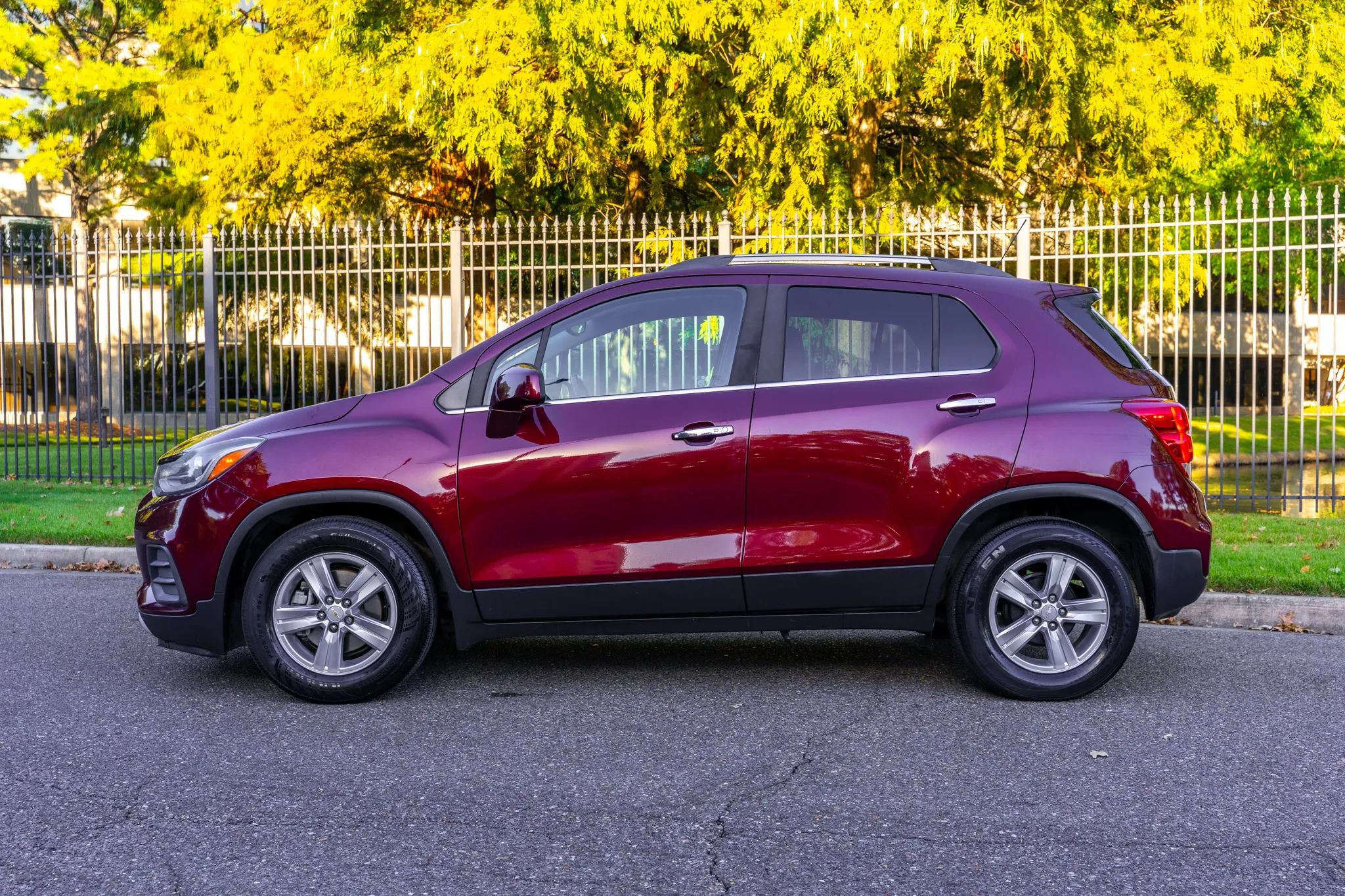 Used 2017 Chevrolet Trax LT w/ Driver Confidence Package FWD image 9