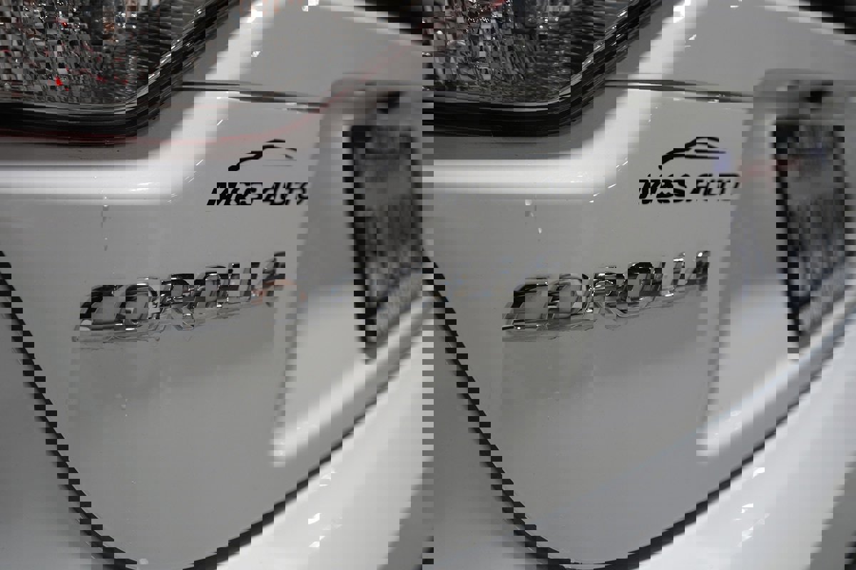 Used 2024 Toyota Corolla LE image 22