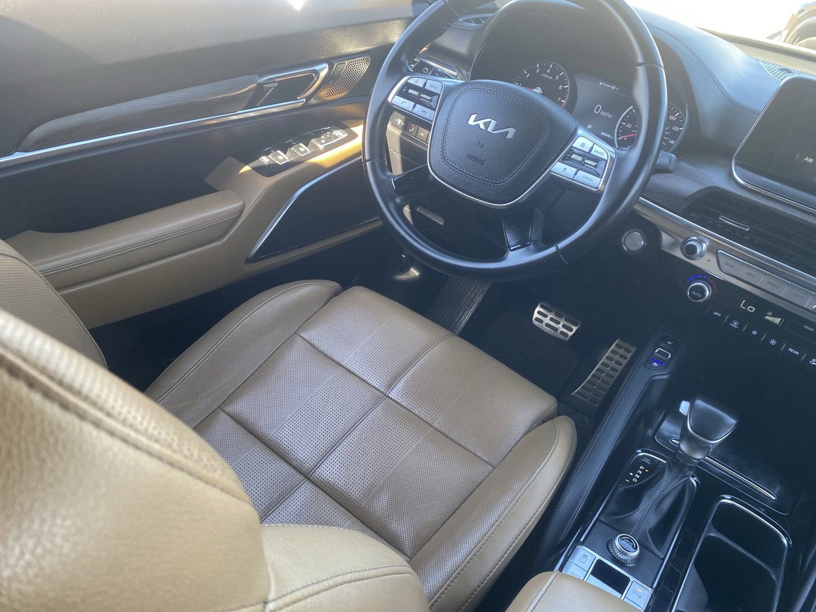 Used 2022 Kia Telluride SX w/ Towing Package image 15