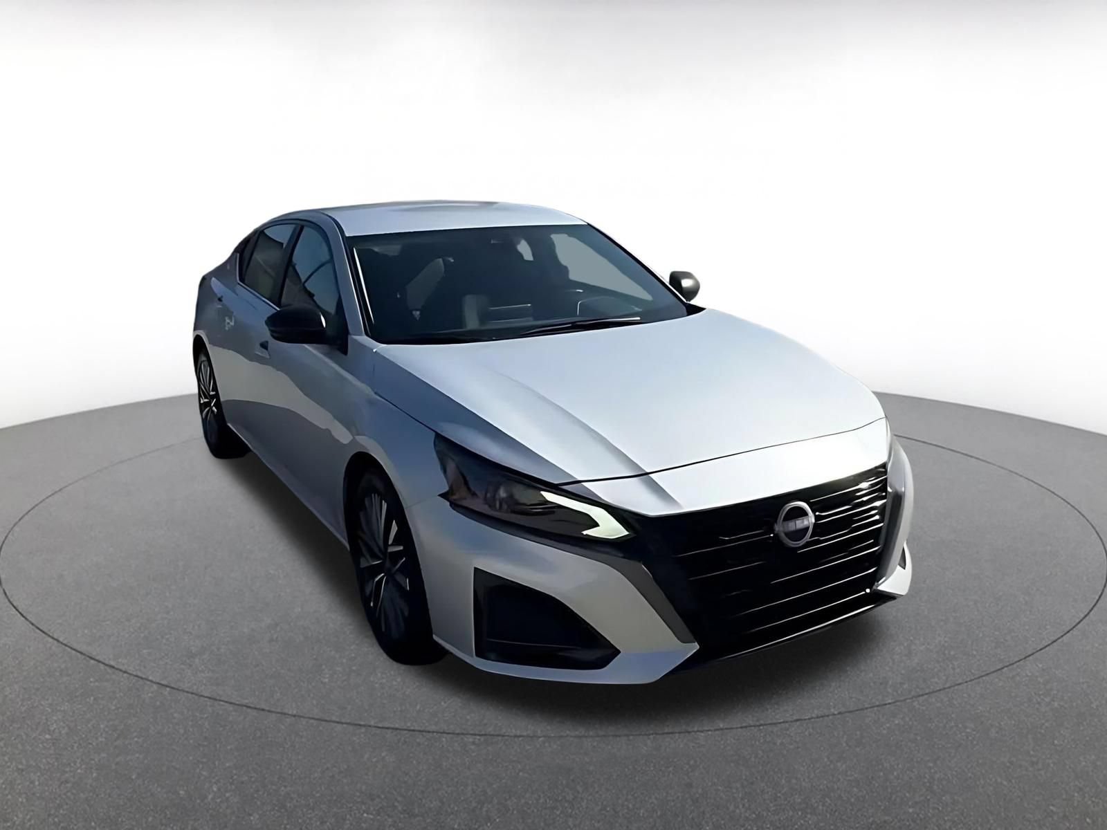 Used 2026 Nissan Altima 2.5 SV FWD image 3
