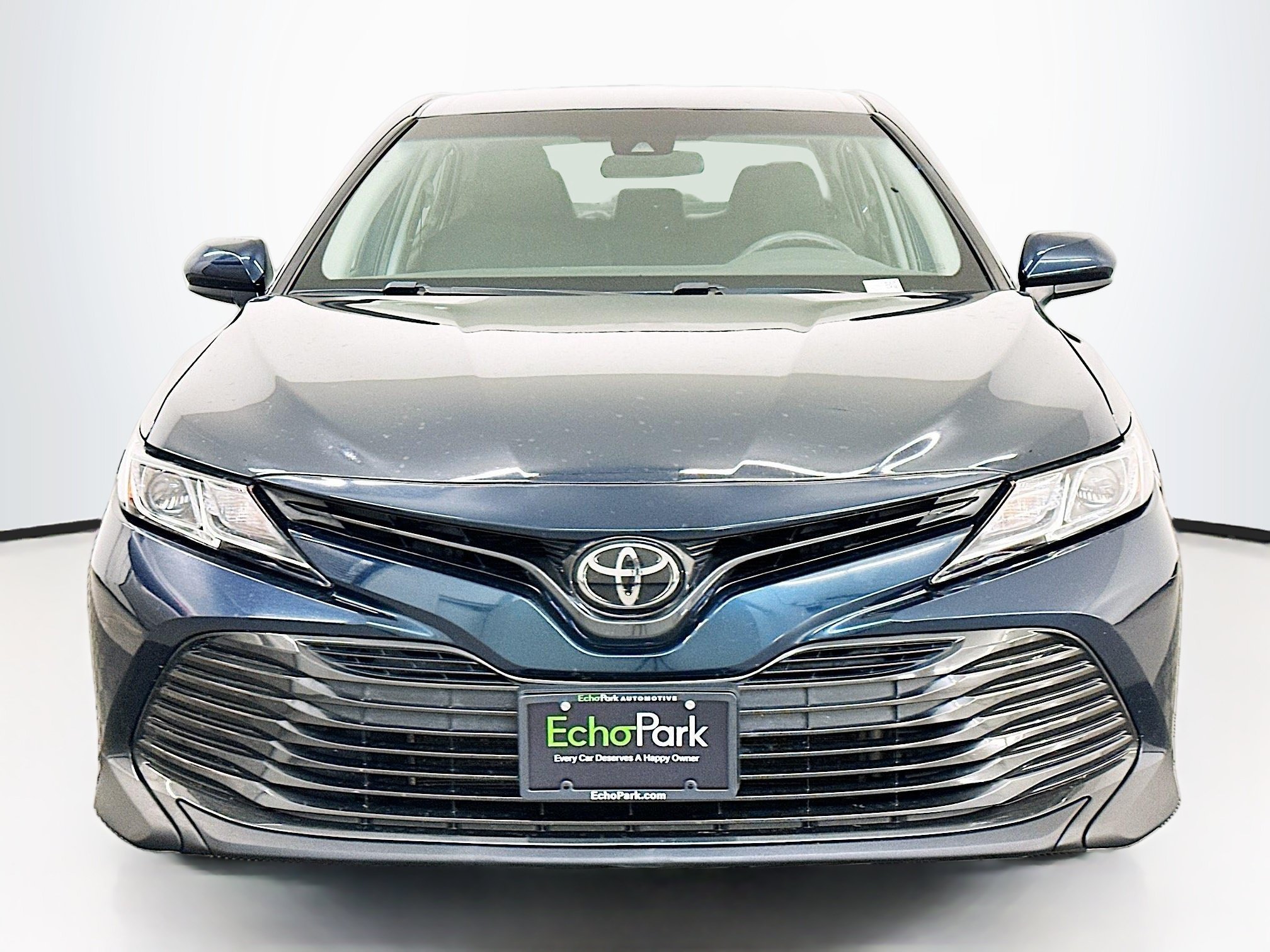 Used 2018 Toyota Camry LE FWD image 2