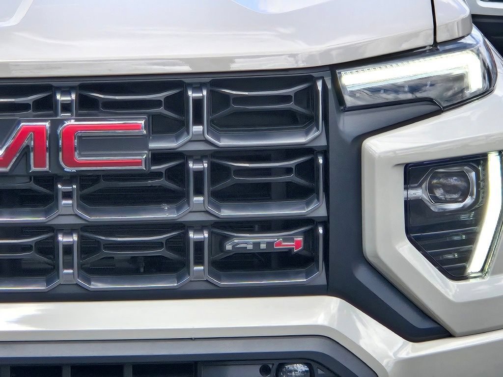 New 2026 GMC Canyon AT4 w/ AT4 Premium Package AWD/4WD image 11