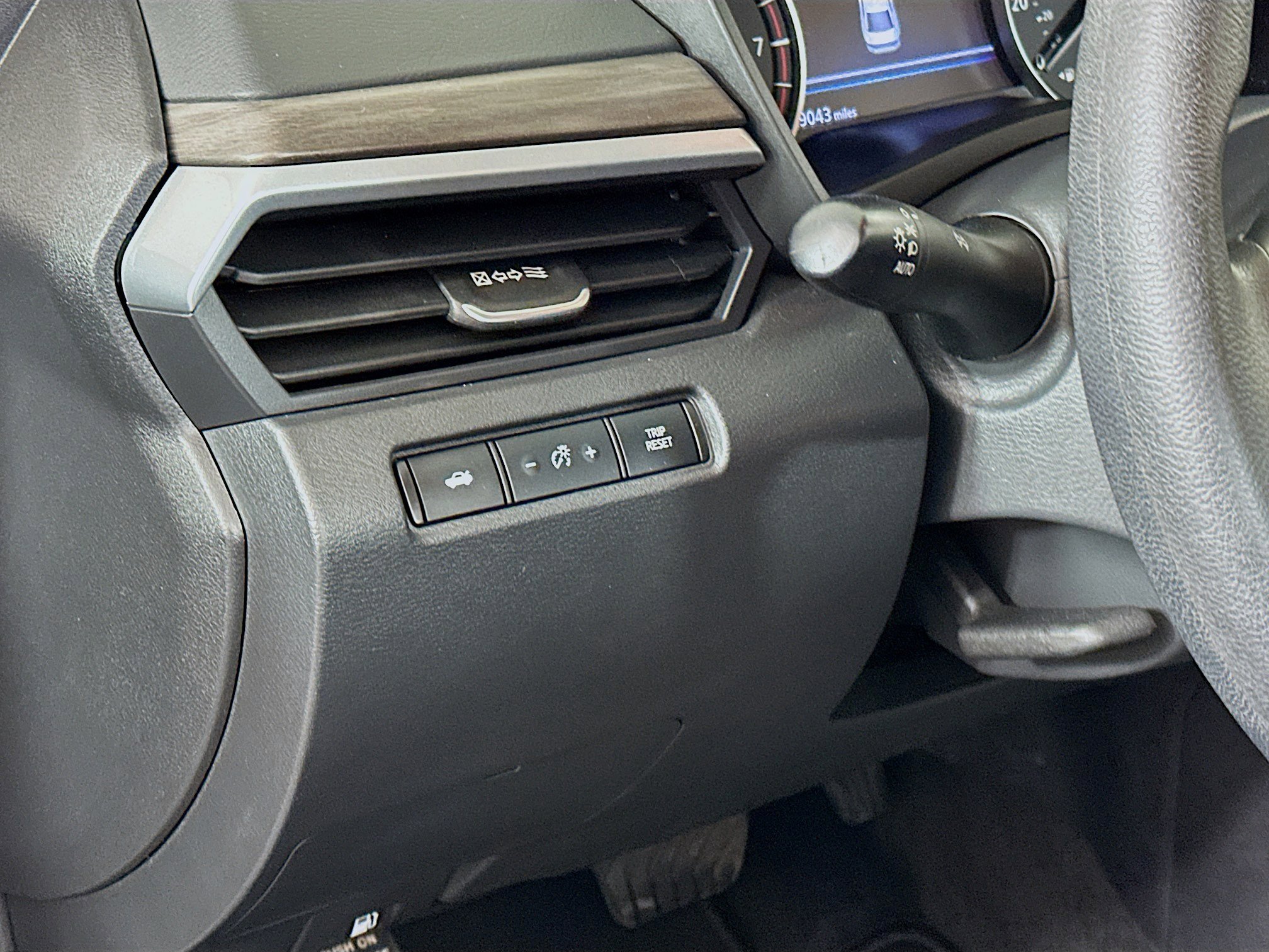 Used 2025 Nissan Altima 2.5 SV image 17