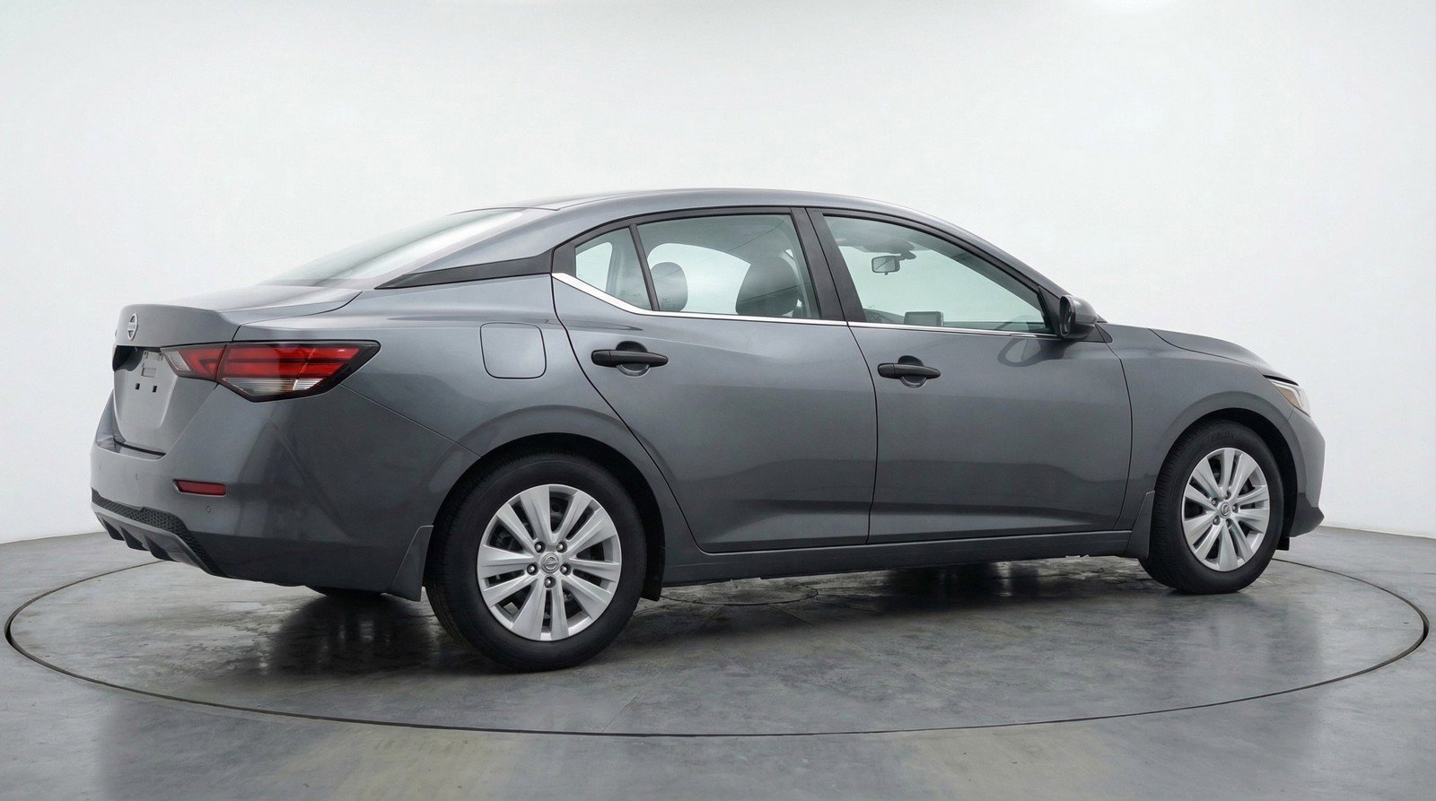 Used 2025 Nissan Sentra S image 9