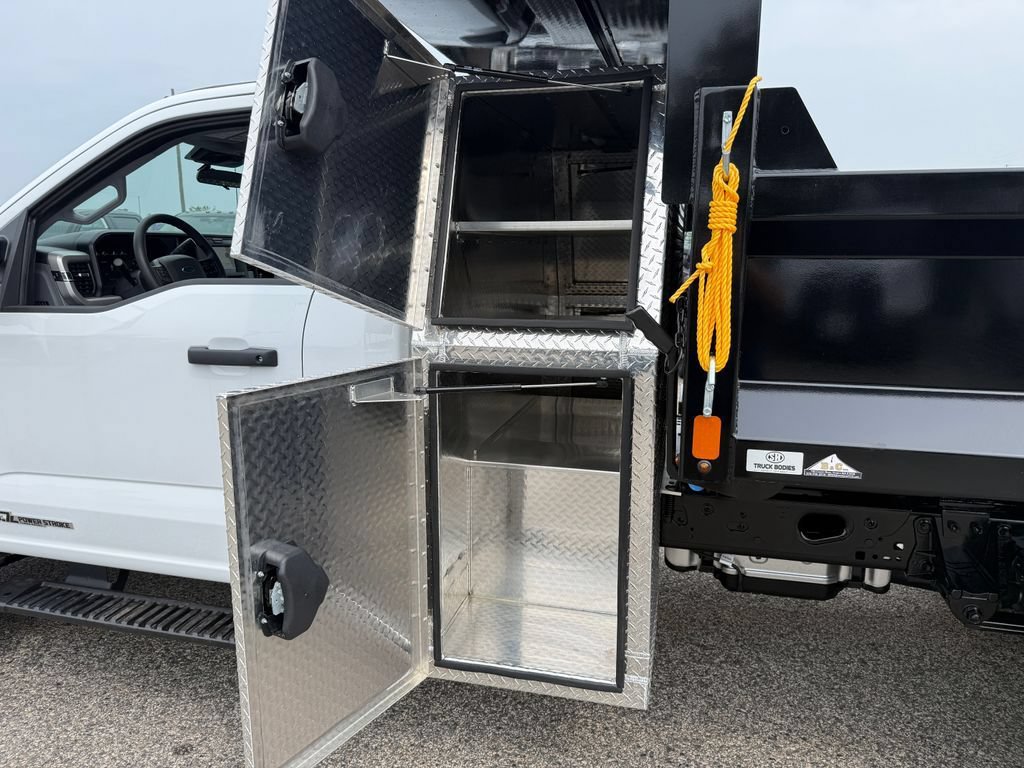 New 2026 Ford F550 4x4 Regular Cab Super Duty image 3
