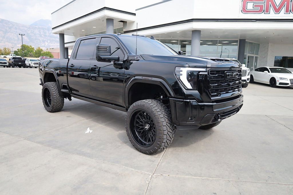 Used 2025 GMC Sierra 3500 AT4 w/ AT4 Premium Plus Package AWD/4WD image 8