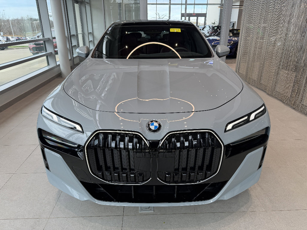 New 2026 BMW 740i xDrive image 2