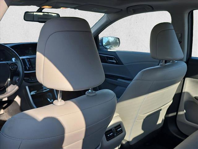 Used 2017 Honda Accord EX-L image 16