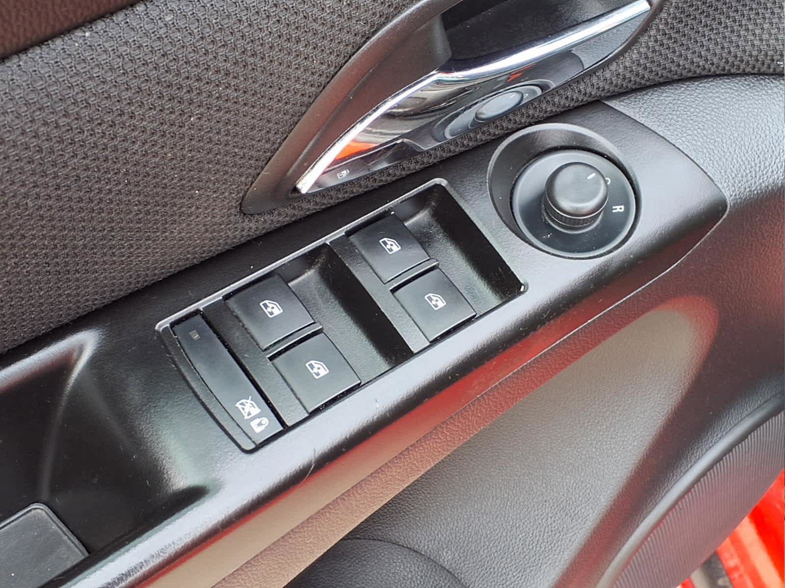 Used 2014 Chevrolet Cruze LT FWD image 12