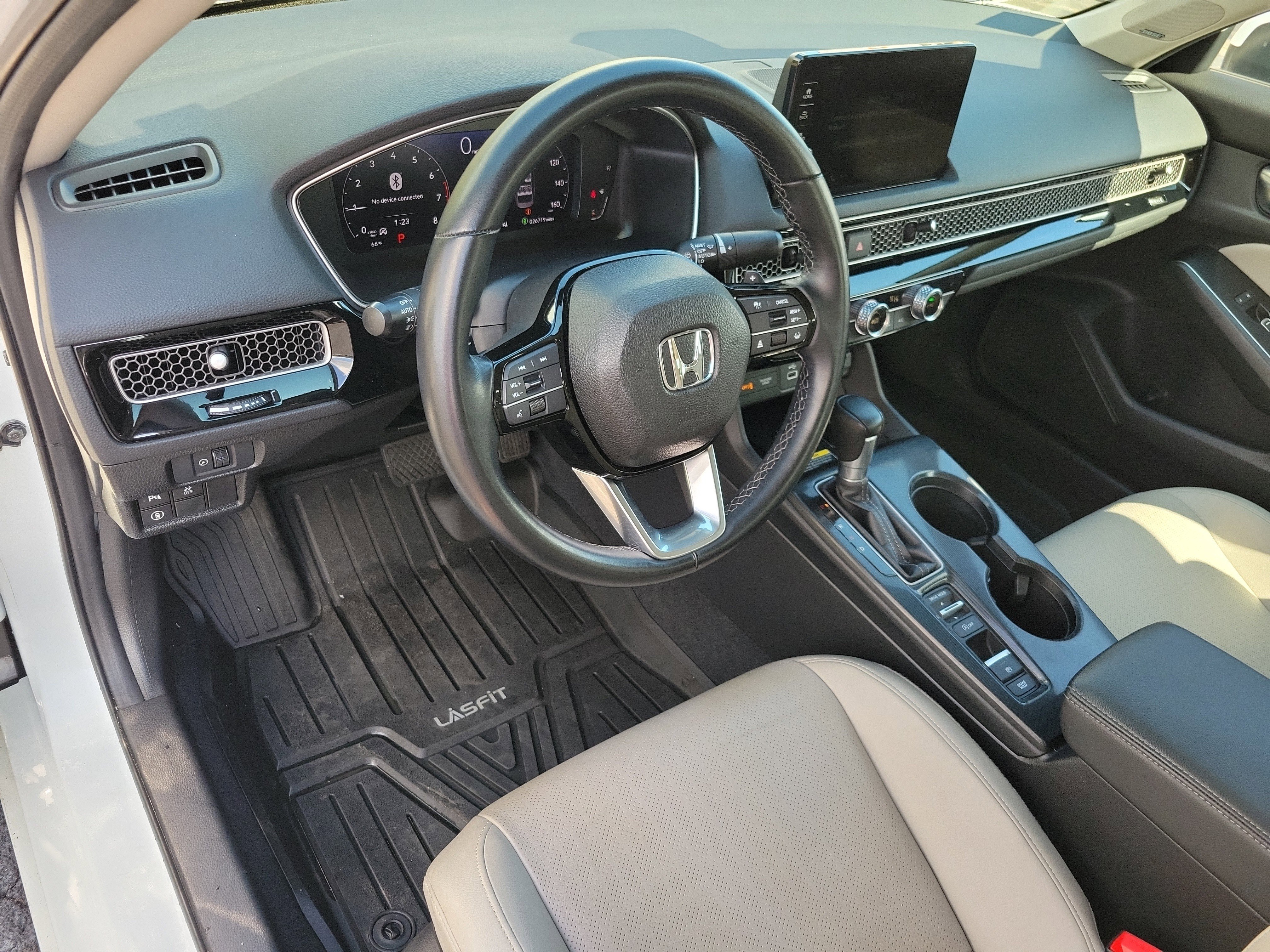 Used 2022 Honda Civic Touring image 4