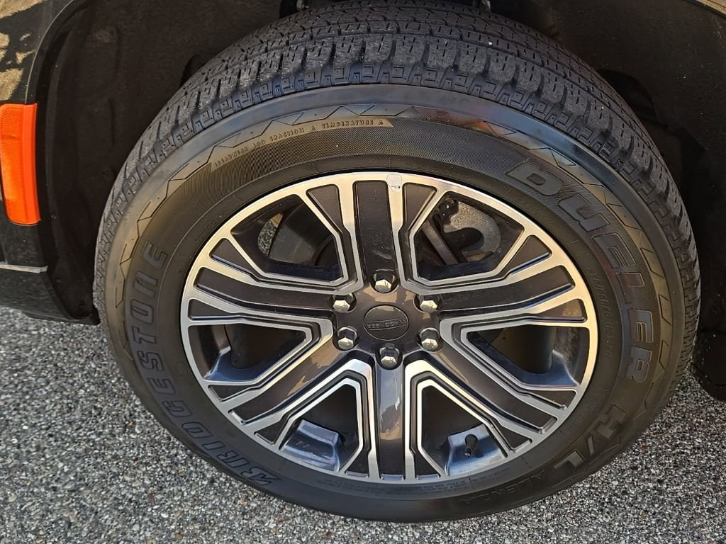 Used 2024 Jeep Wagoneer L Series II w/ Flexible Seating Group image 49