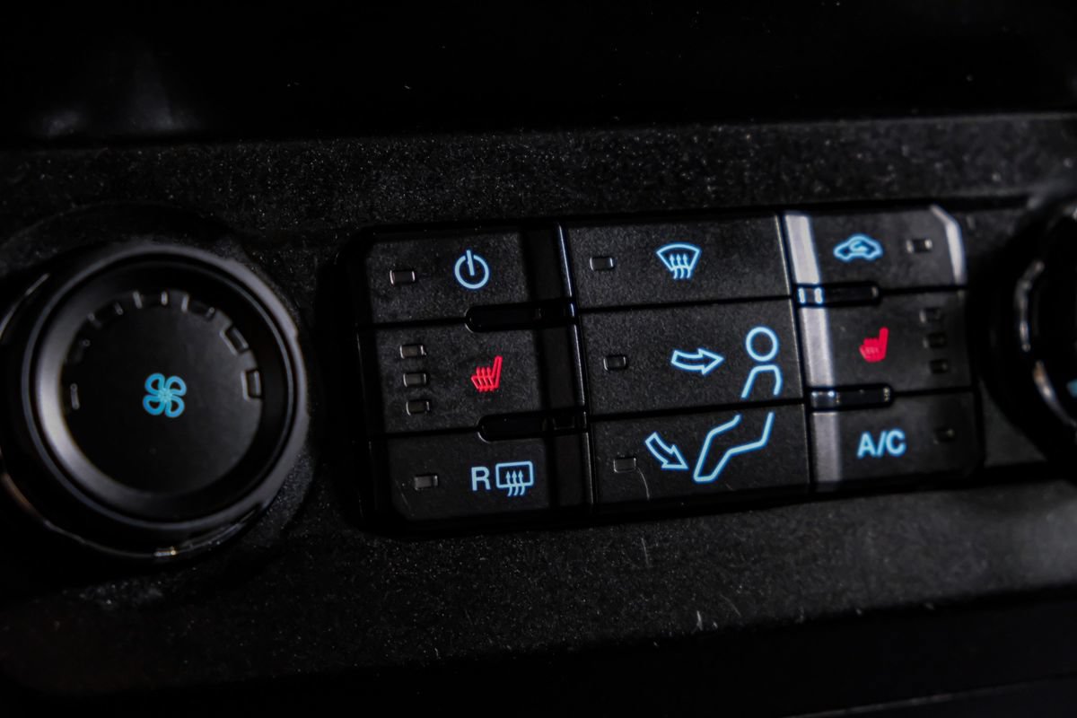 Used 2019 Ford F250 XLT w/ XLT Premium Package AWD/4WD image 25