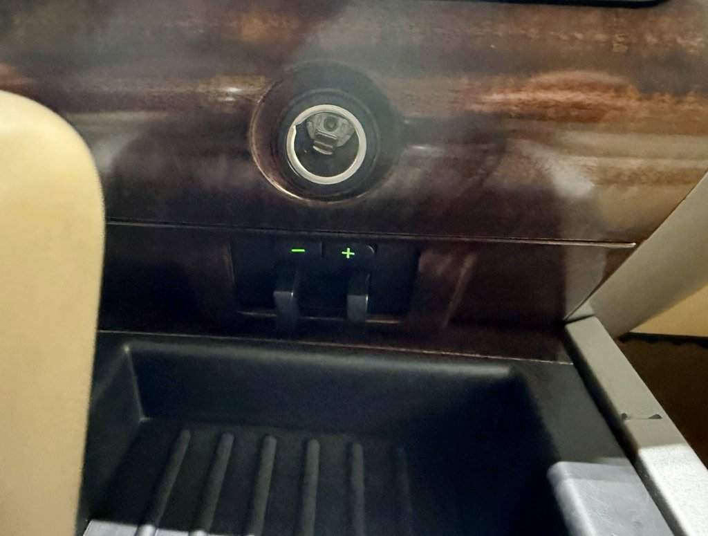 Used 2014 Ford Expedition EL XLT w/ Equipment Group 202A image 19