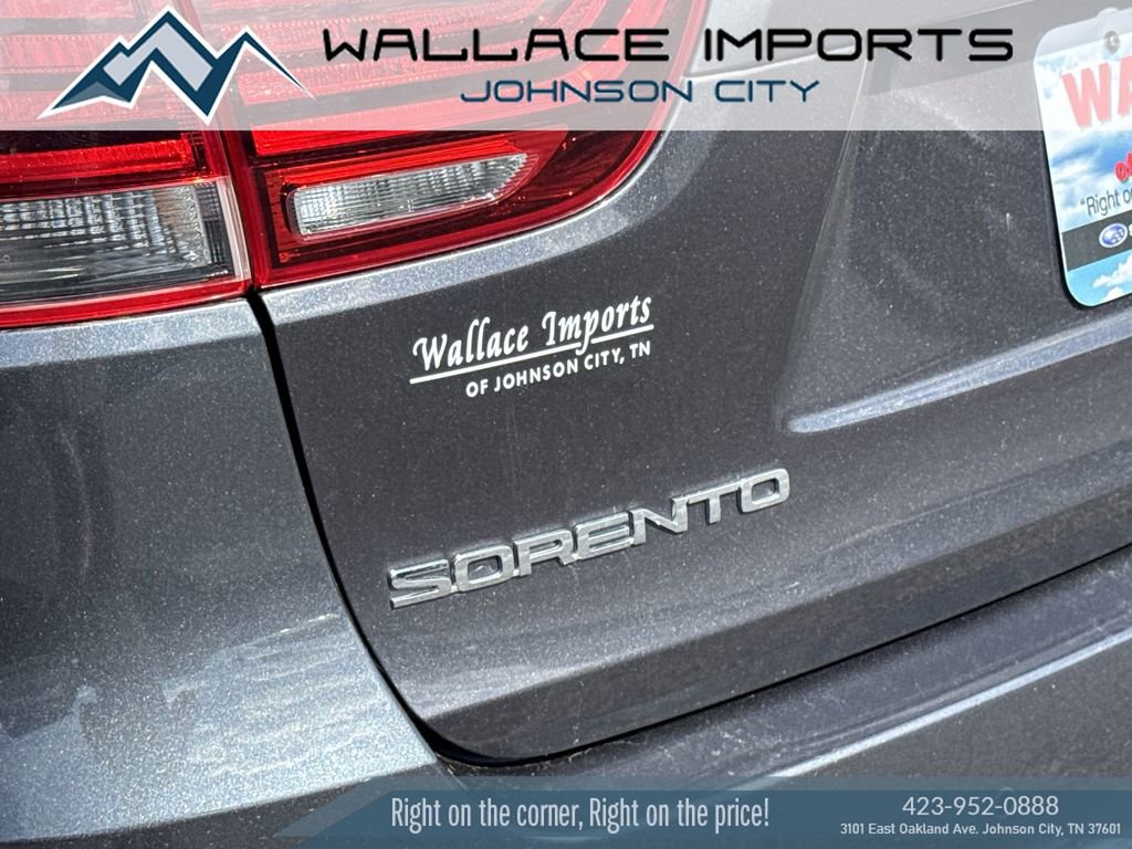 Used 2019 Kia Sorento LX w/ LX Convenience Package image 3