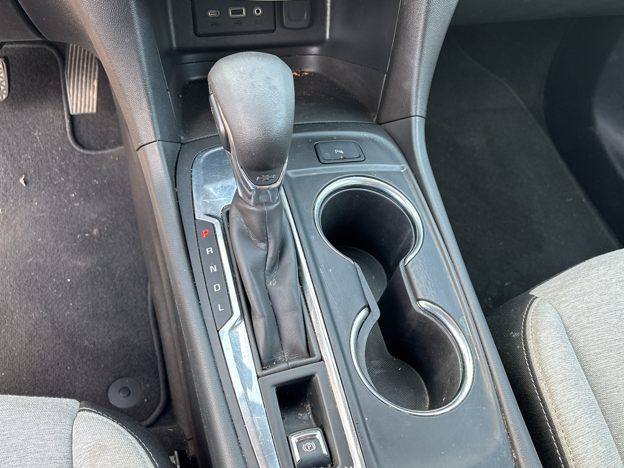 Used 2023 Chevrolet Equinox LT w/ Driver Convenience Package FWD image 12