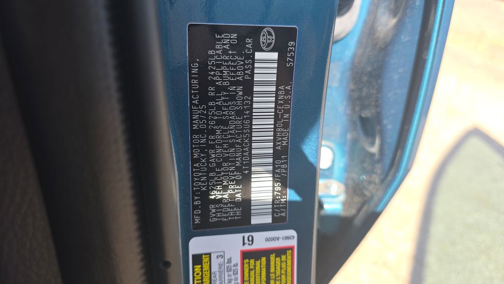 Used 2025 Toyota Camry Hybrid FWD image 24