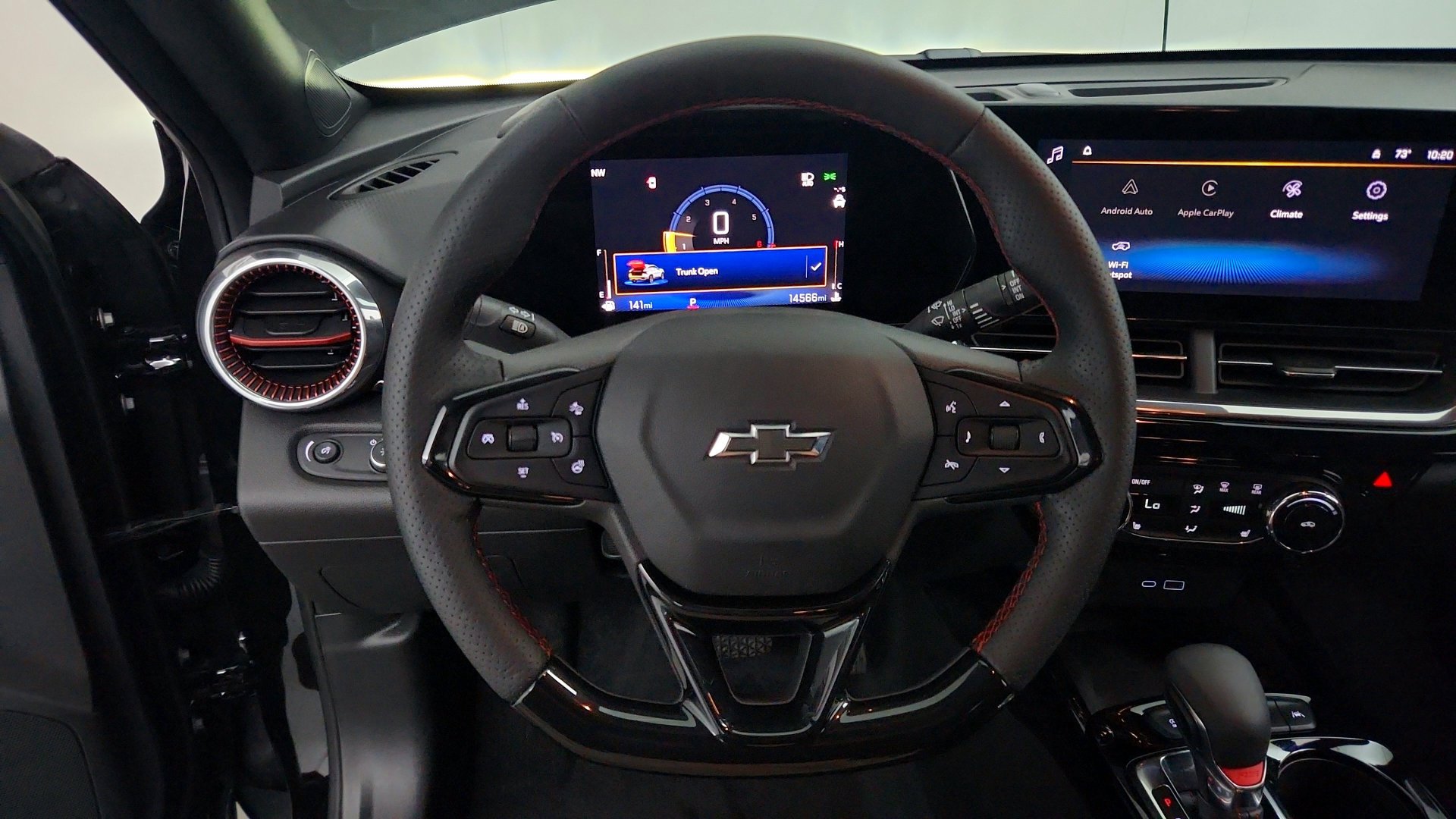 Used 2025 Chevrolet Trax RS w/ Sunroof Package FWD image 19