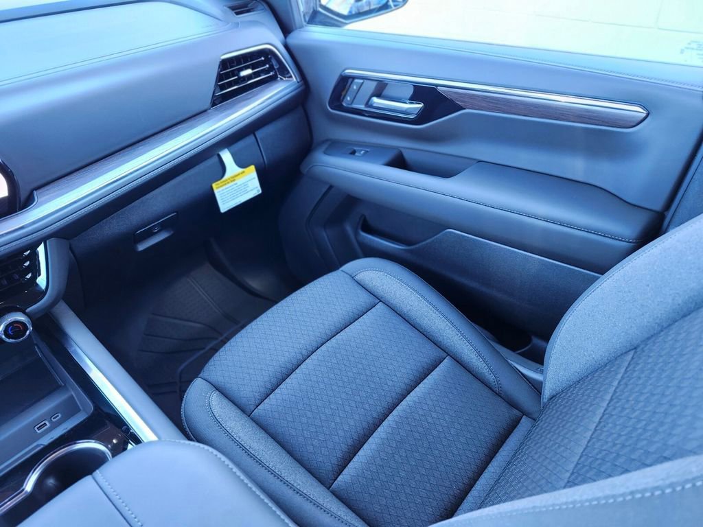 New 2026 Chevrolet Suburban LS AWD/4WD image 13