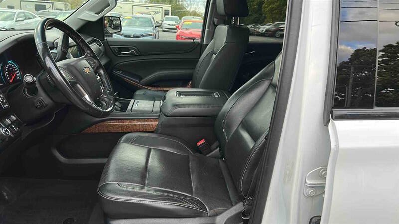Used 2019 Chevrolet Suburban Premier AWD/4WD image 15