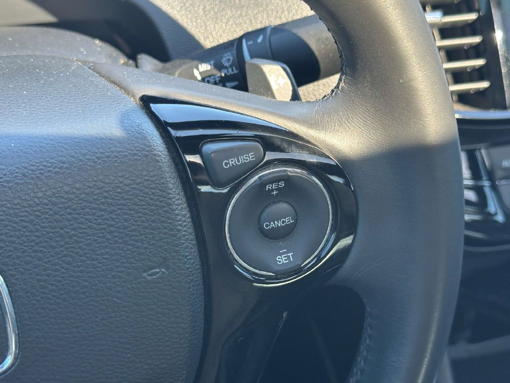 Used 2017 Honda Accord EX-L image 21
