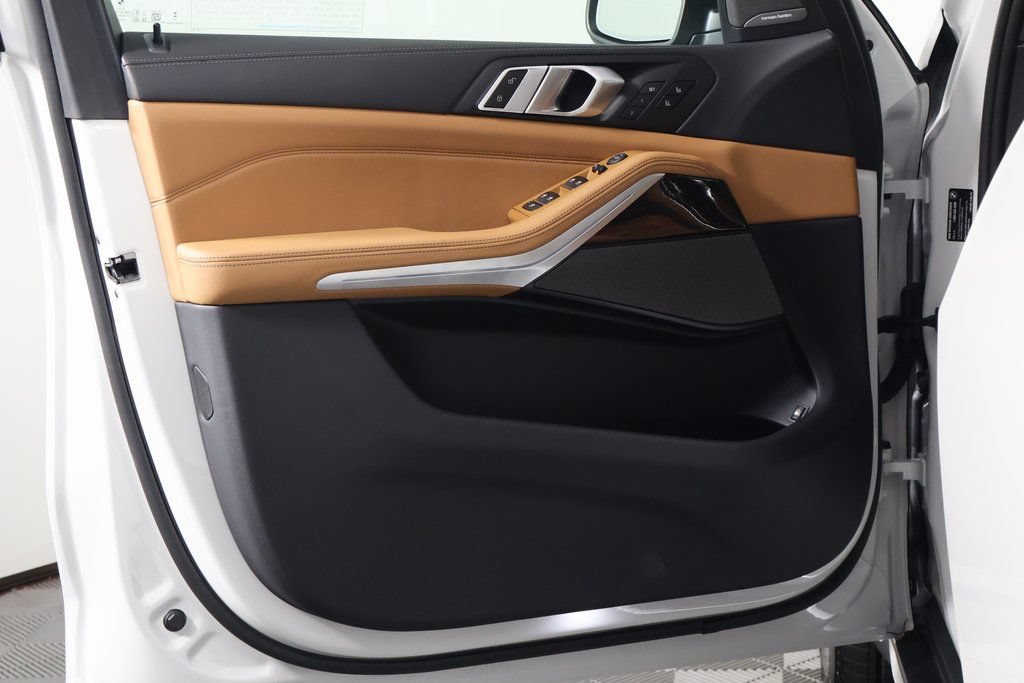 New 2026 BMW X5 xDrive50e AWD/4WD image 7