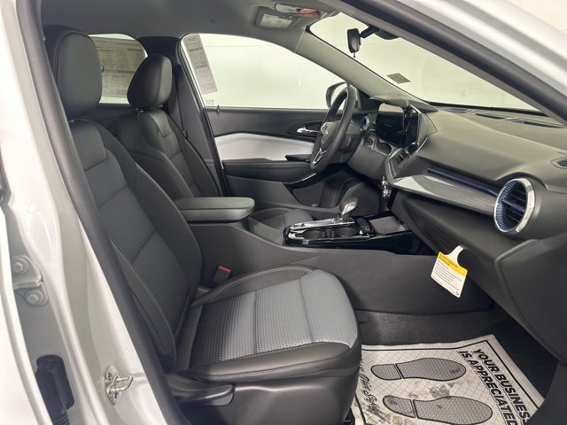 New 2026 Chevrolet Trax LT image 12