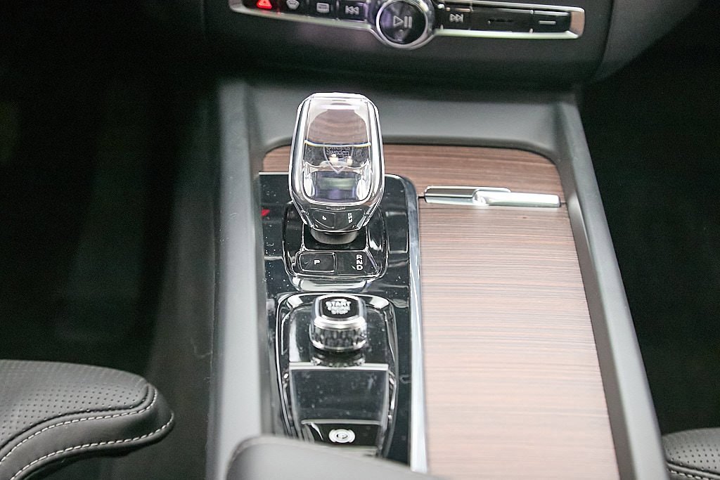 Certified 2023 Volvo XC60 B5 Ultimate image 32