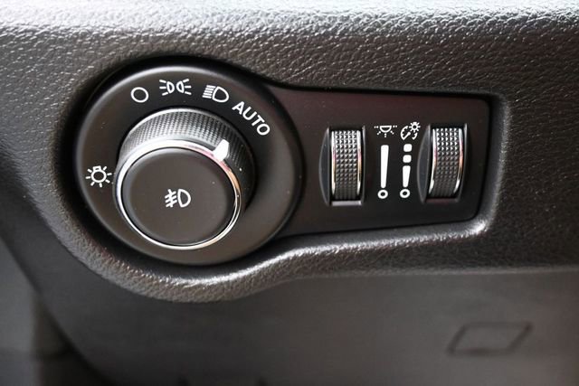 Used 2021 Chrysler Pacifica Touring w/ S Appearance Package FWD image 23