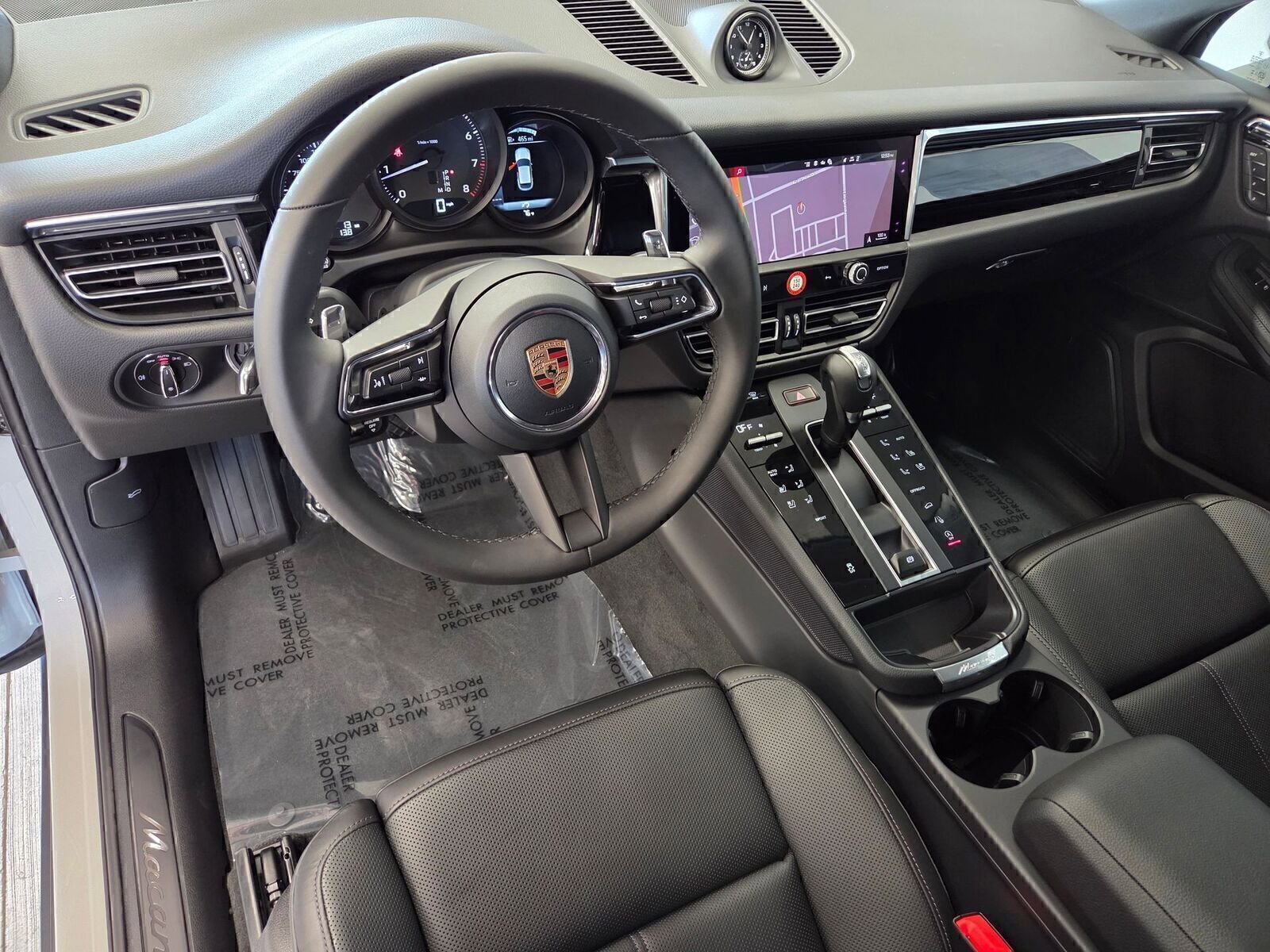 Certified 2026 Porsche Macan AWD/4WD image 4