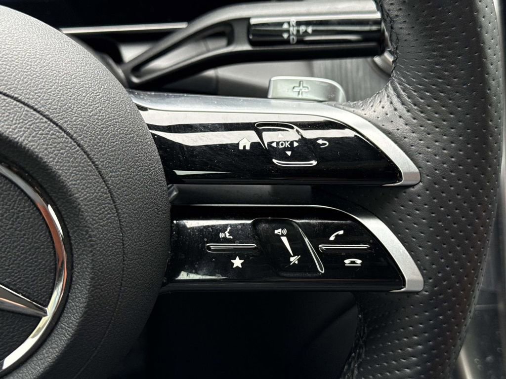 Used 2024 Mercedes-Benz GLC 300 4MATIC image 28