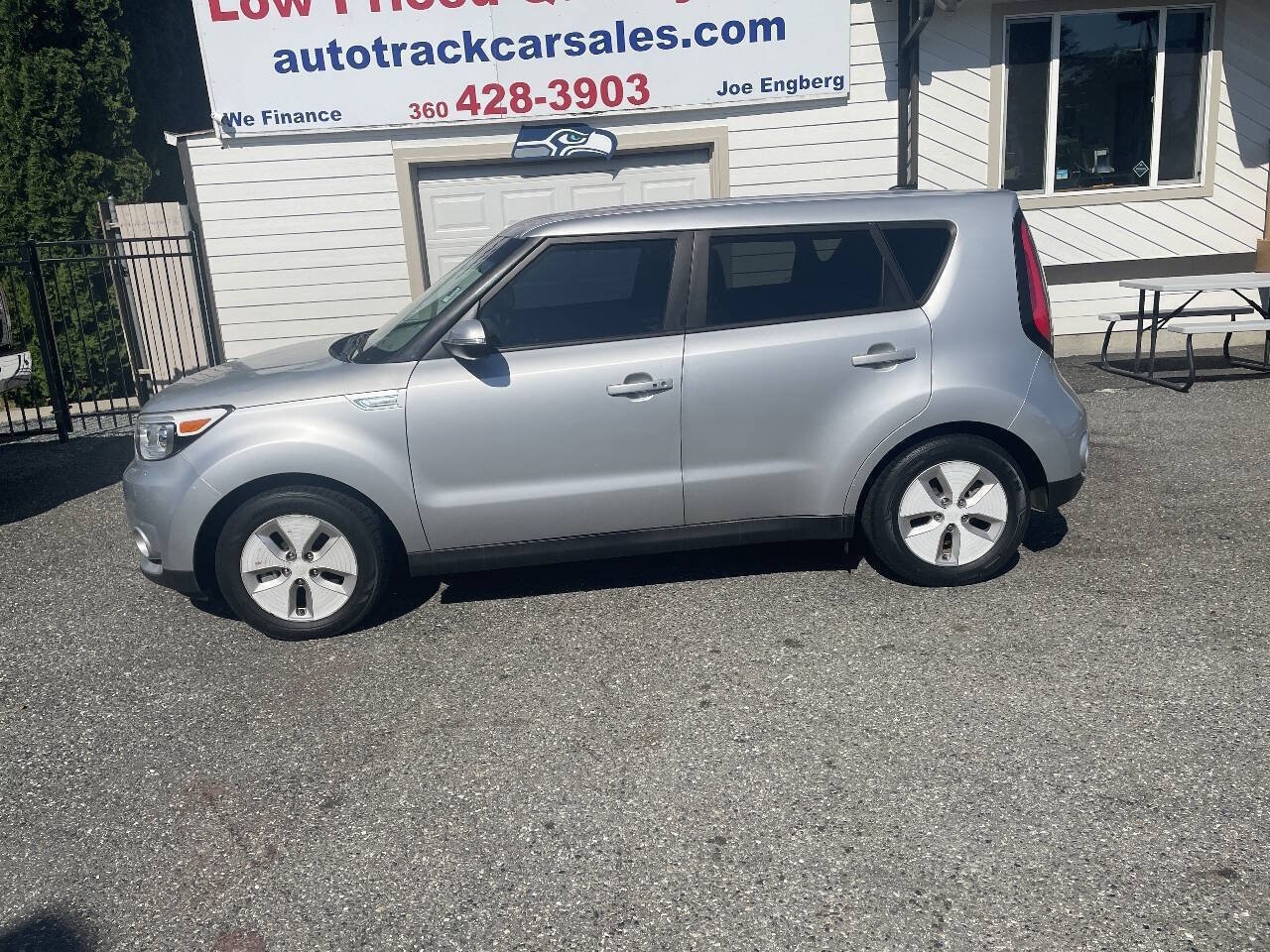 Used 2016 Kia Soul EV FWD image 2