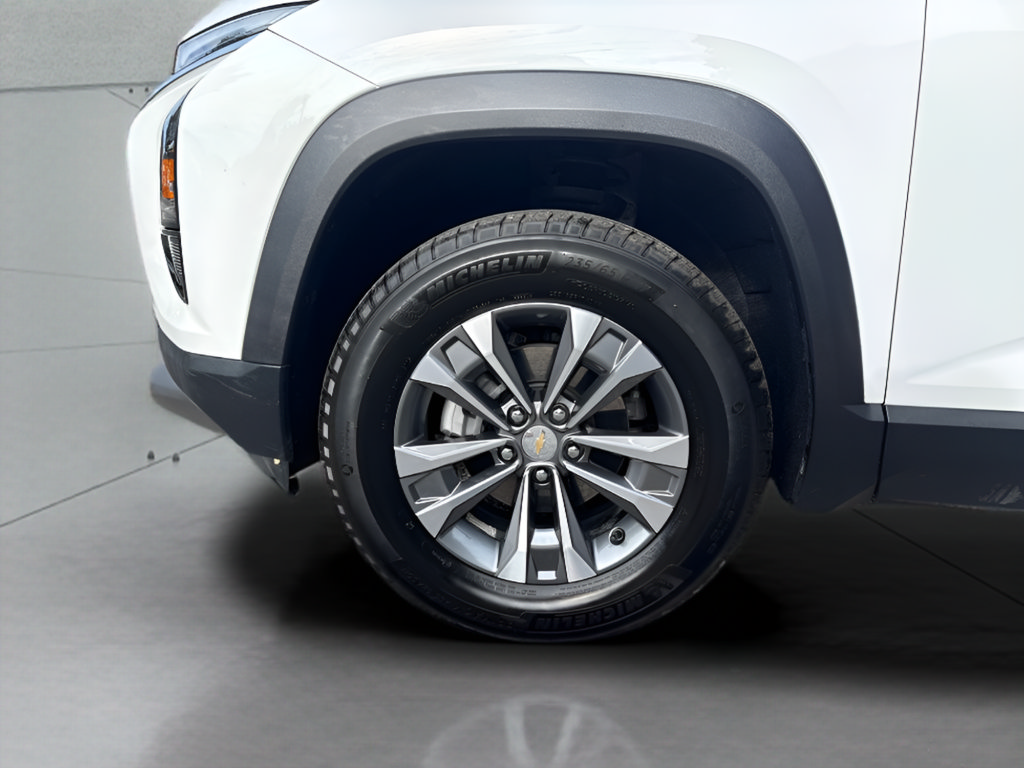Used 2026 Chevrolet Equinox LT AWD/4WD image 4
