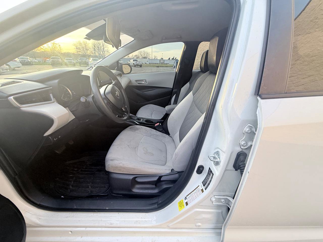 Used 2020 Toyota Corolla LE FWD image 10