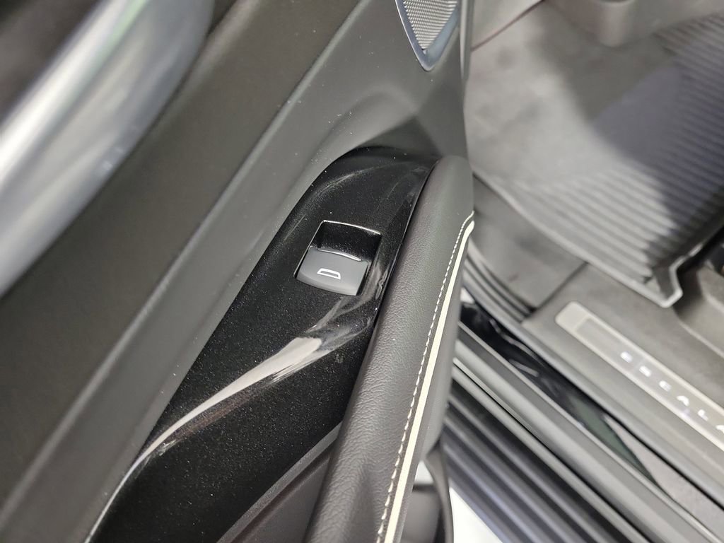 Used 2023 Cadillac Escalade ESV Sport w/ LPO, ONYX Package image 17